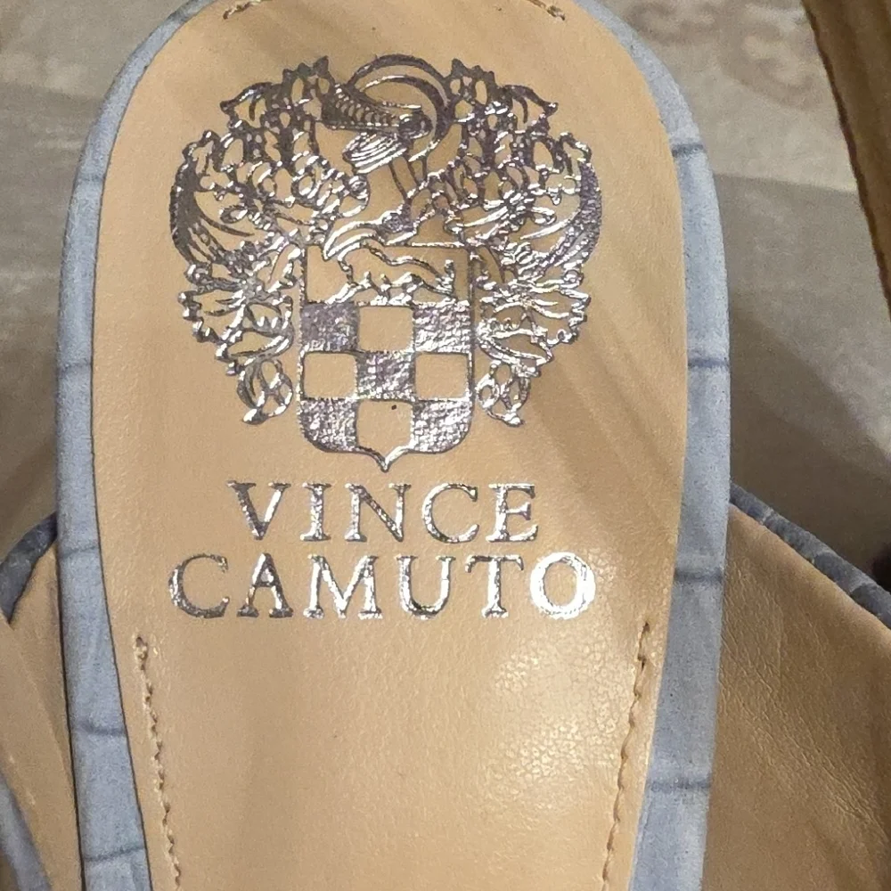 Vince Camuto Blue Leather Croc-Pattern Slingback Heels 4 Inches - Picture 2 of 14